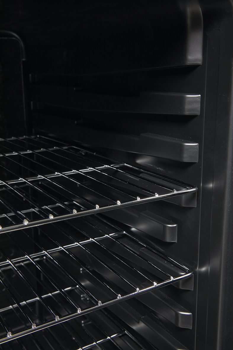 Gastro-Cool Glastürkühlschrank für Flaschen - schwarz - GCGD155 Innenraum