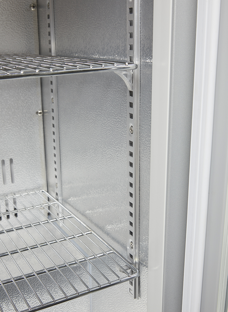 Gastro-Cool Glastürkühlschrank - für Einbau in Theke - silber - GCUC100 Innenraum