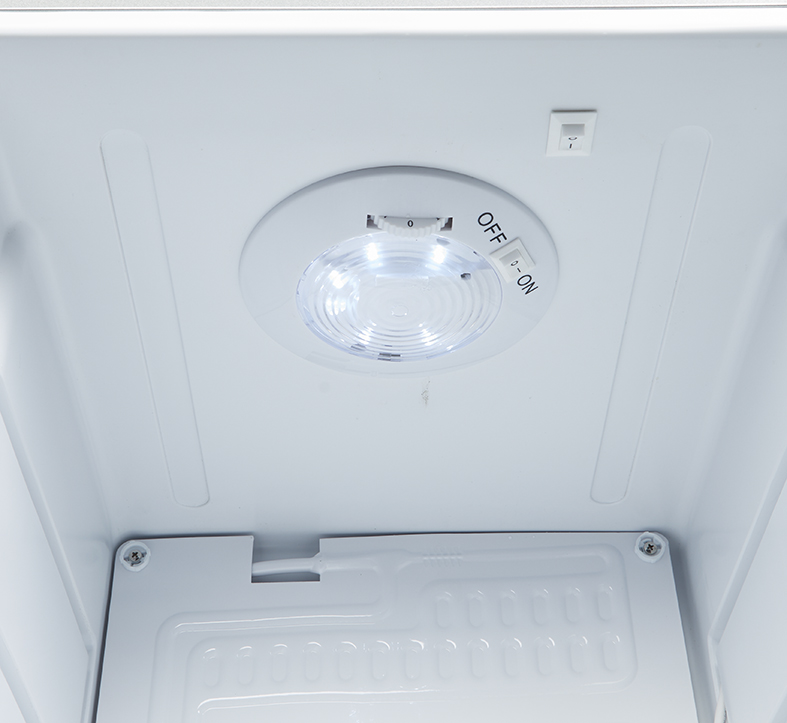 Gastro-Cool - Kühlschrank - klein - Glastür - silber - LED - GCKW65 - Lichtschalter