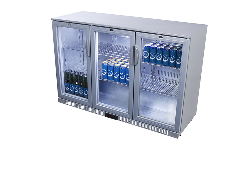 Gastro-Cool - Glastürkühlschrank - Thekenkühlschrank - 3 Schiebetüren - selbstschließend - silber - GCUC300
