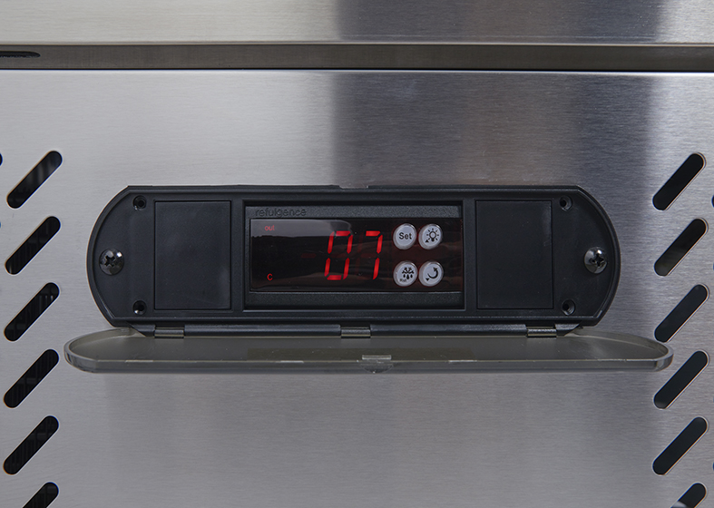 Großer Umluft Gewerbekühlschrank - Edelstahl - power LED - GCGD500 - Digitale Temperaturkontrolle
