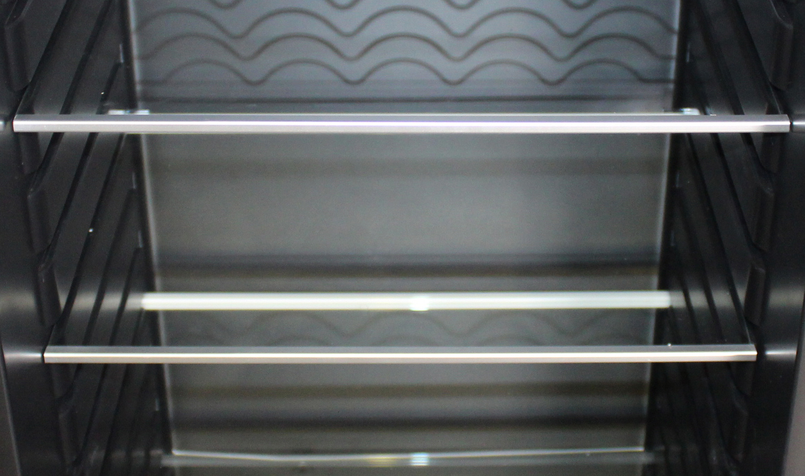 Gastro-Cool - Sonderedition - Retro Kühlschrank Ultra Violet - VIRC330 - Innenraum